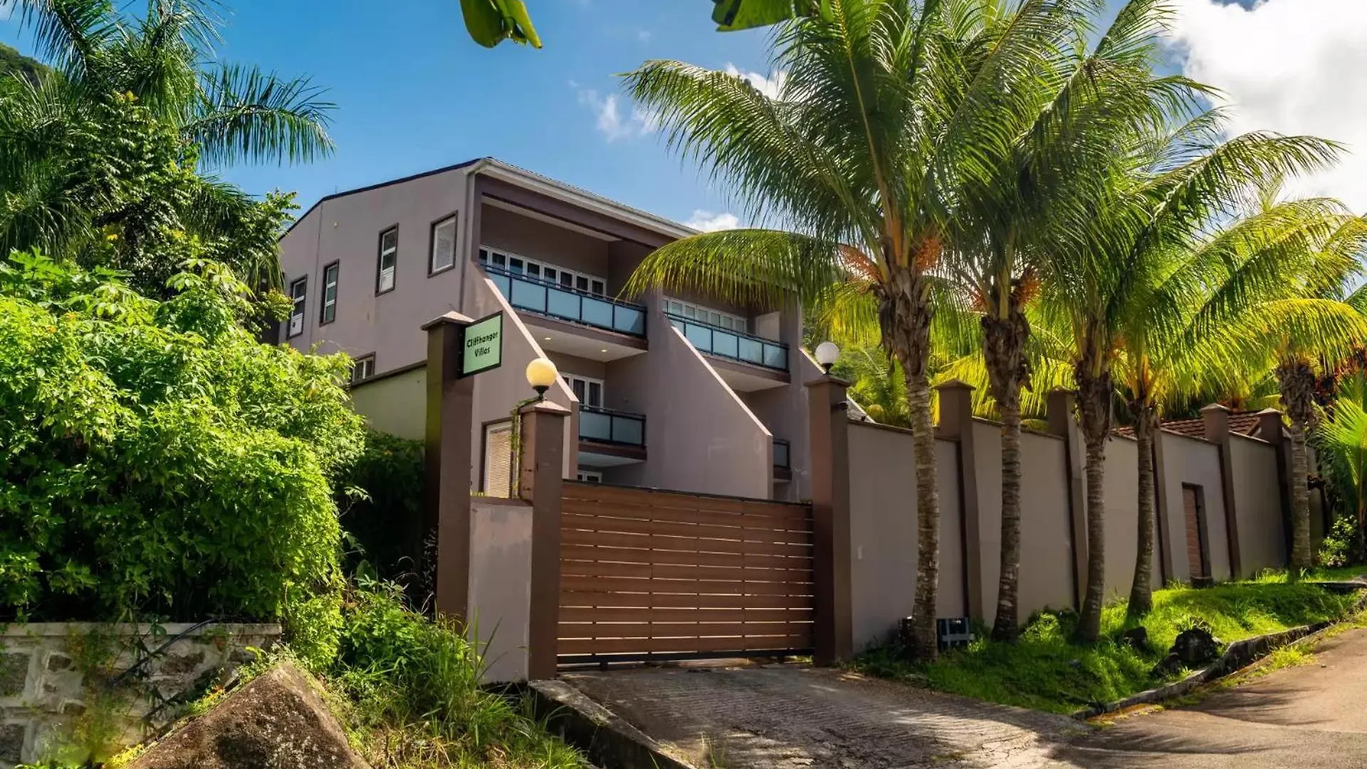 Luxury Vacation Villa In Seychelles By Cliffhanger Villas Misere